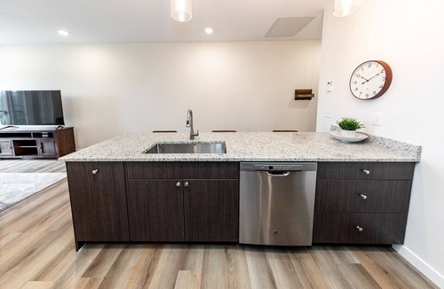 Mountain Shadows Apartment | Top Floor Mountain Luxury