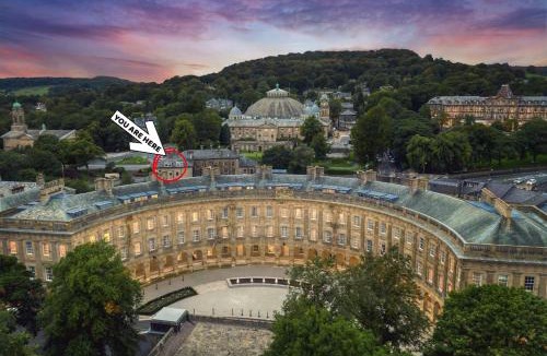 Buxton Apartment | Top Floor - Pavilion View Apartment