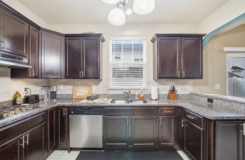 Norfolk - Virginia Beach House | Top-Floor Room, Shared Bath, Near VB Oceanfront