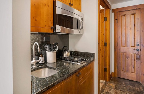 Stowe Area Apartment | Top Floor Ski in/out Lodge at Spruce Peak