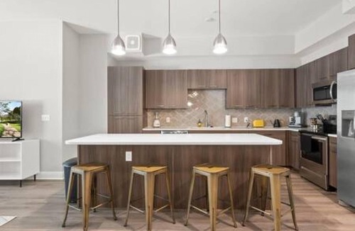 Pleasant Valley Apartment | Top Floor Soco 2BR King Suite 8 Mins to Downtown
