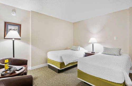 North East Hotel | Top Floor Standard Suite Bay View