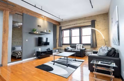 Exchange District Condo | Top-Floor Suite in Exchange District | 2 Bed | 2 Bath |