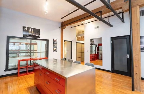 Exchange District Condo | Top-Floor Suite in Exchange District | 2 Bed | 2 Bath |