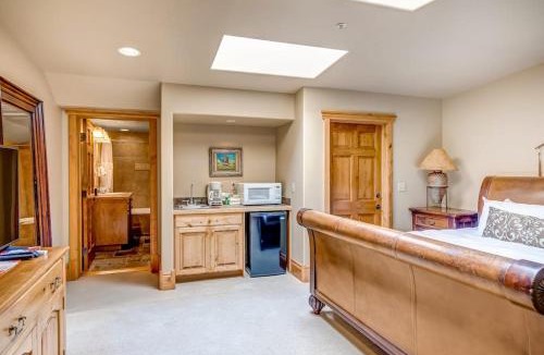 Deer Valley House | Top floor view Hotel Studio close to everything