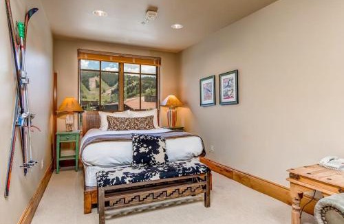 Deer Valley House | Top floor view Hotel Studio close to everything