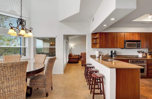 Highland Lake Estates Condo | Top Floor Waterfront Villa on Private Island