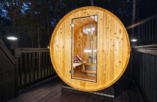 Cashes Valley House | TOP GUEST FAVORITE A-Frame with Sauna & Pickleball