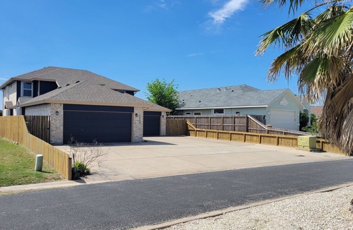 Corpus Christi House | Top Level Canal Water Front Home With Boat Dock & Extra Parking!