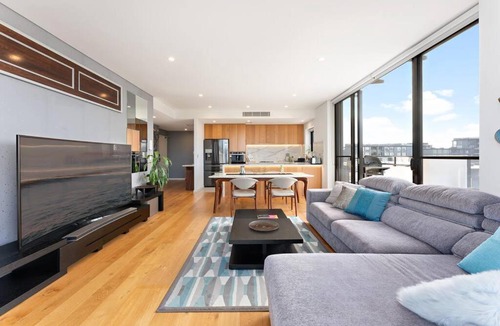 Ryde Apartment | Top Level Penthouse Ryde