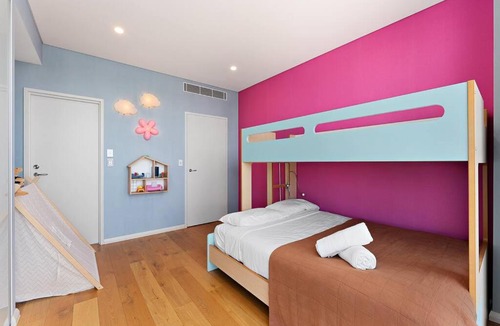 Ryde Apartment | Top Level Penthouse Ryde