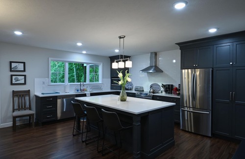 Flippin House | Top Location! 3D & Video Tour. Riverside 4/3 w/the best water access & privacy!