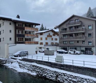 Klosters Platz Apartment | TOP LOCATION - Klosters center - 130m distance to ski lift Parsenn Gotschnabahn and railway station Klosters Platz - direct connection to Davos