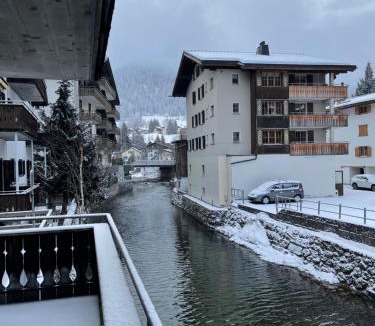 Klosters Platz Apartment | TOP LOCATION - Klosters center - 130m distance to ski lift Parsenn Gotschnabahn and railway station Klosters Platz - direct connection to Davos