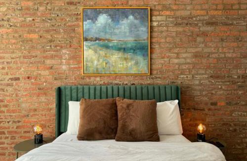 Old Montreal Apartment | Top Location - The 777 Old Port Gem