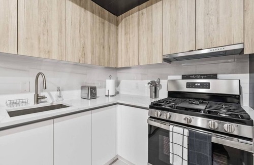 Upper East Side Apartment | Top Notch 2-Bed/2-Bath in UES Mins to Central Park