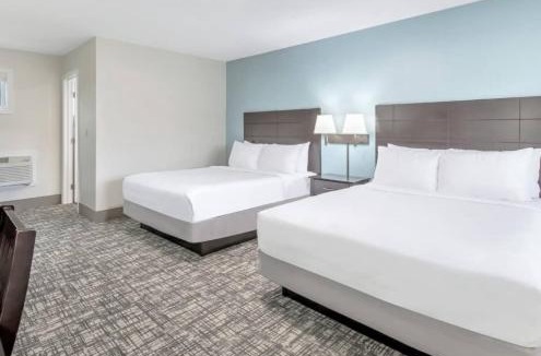 Upper Village Hotel | Top Notch Inn