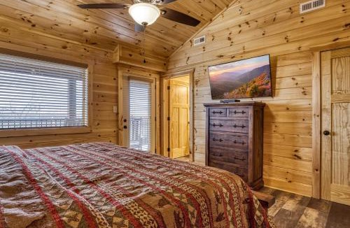 Pigeon Forge Ski Chalet | Top Notch Lodge, Indoor Pool, Theater Room, Game Room, Stunning Mtn Views