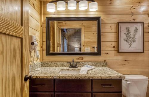 Pigeon Forge Ski Chalet | Top Notch Lodge, Indoor Pool, Theater Room, Game Room, Stunning Mtn Views