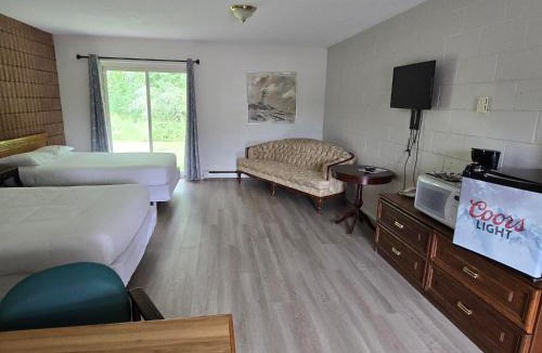 Wiarton Hotel | Top Notch Motel
