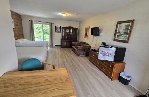 Wiarton Hotel | Top Notch Motel