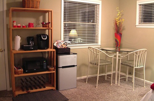 Asheville Ski Chalet | Top O' The Knob, Private Entrance, Romantic Getaway, Private Deck, and Fire Pit