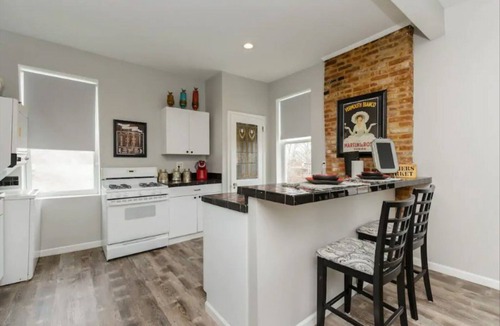 Soulard Apartment | Top of Geyer apartment