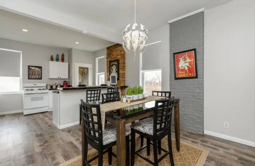 Soulard Apartment | Top of Geyer apartment