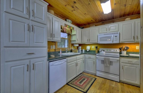 Morganton Cabin | Top of Mountain Views, Pet Friendly, Fenced Yard