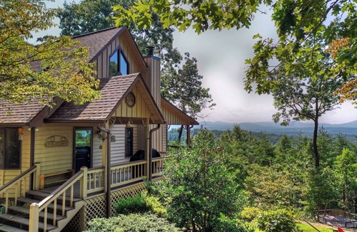 Morganton Cabin | Top of Mountain Views, Pet Friendly, Fenced Yard