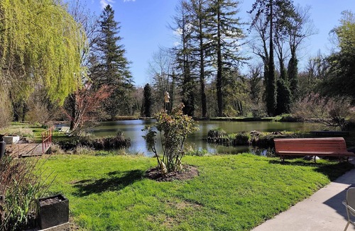 Saint-Clair-de-la-Tour House | Top-of-the-range accommodation in exceptional surroundings, private pond and canal