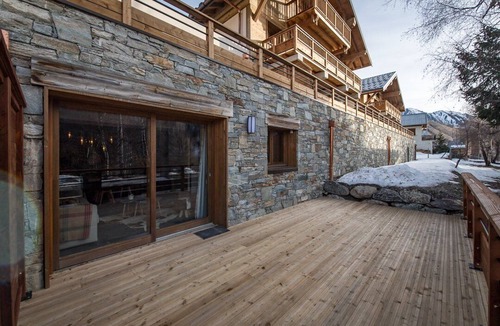 Saint-Sorlin-d'Arves Apartment | Top of the range flat with a large terrace in the heart of the village - sleeps 6