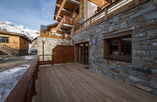 Saint-Sorlin-d'Arves Apartment | Top of the range flat with a large terrace in the heart of the village - sleeps 6