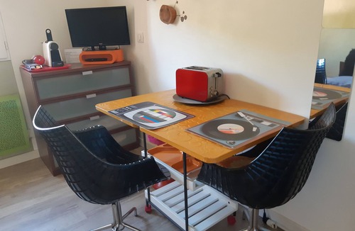 Sete Apartment | Top of villa, terraces, swimming pool at Mont St Clair, pétanque court with sea view