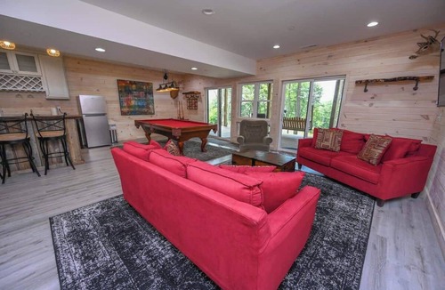 McHenry Cabin | Top-of-Wisp*6bed/6ba*Hottub*
