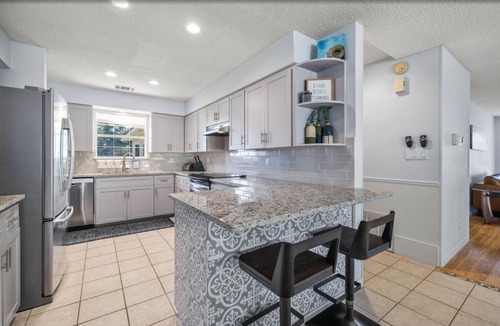 Leander House | Top-rated! Home in gated 4-acre with Game room, XL HotSpa, Firepit