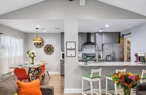 Wetmore House | Top-Rated Modern Family Oasis — Pool & Mini Golf