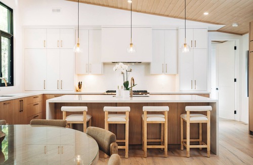 Gravenhurst Cottage | Top Rated Muskoka - Sauna Fireplace Chef Kitchen