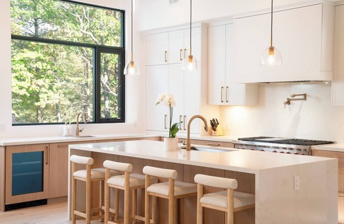 Gravenhurst Cottage | Top Rated Muskoka - Sauna Fireplace Chef Kitchen