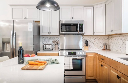 Massanutten House | Top-Rated Shenandoah Family Stay | 4BR w/2 King Suites | Firepit & Pool Access