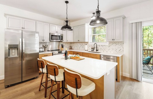 Massanutten House | Top-Rated Shenandoah Family Stay | 4BR w/2 King Suites | Firepit & Pool Access