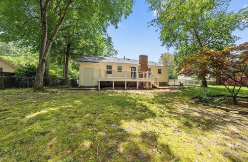 Cary House | Top Rated - Walk to Downtown Cary - Peaceful Cozy Retreat - Dog Friendly
