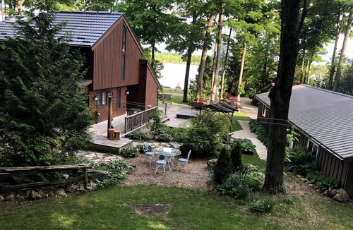 Georgian Bluffs Cottage | Top Rated Waterfront Cottage + Sauna | Beach | Private Dock