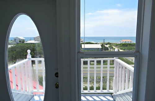 St. George Island House | TOP RENTAL! Pool! Elevator! Close to beach! Amazing Views! Spacious!