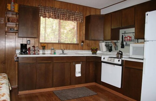 Pinetop Cabin | Top reviews! Weekend, weekly & monthly cabin! very clean! Low price