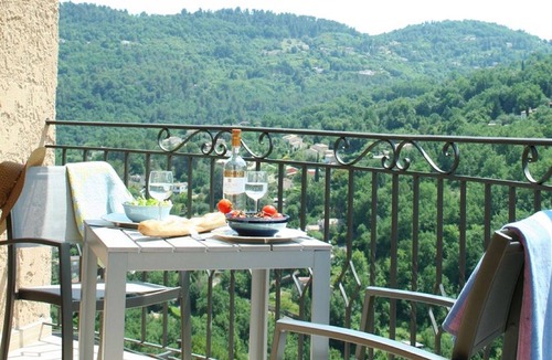 Le Bar-sur-Loup Apartment | Top Studio with * Large Heated Pool *