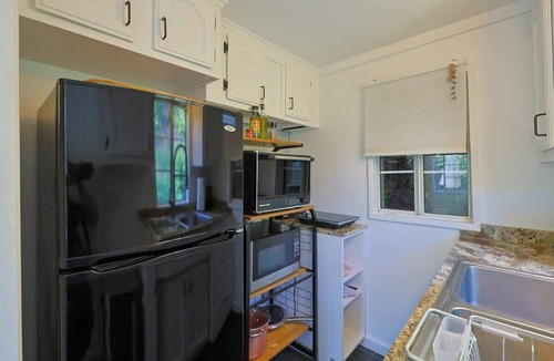 Fernwood House | Topanga 1BR Loft | Canyon Views by Colby & Conrad