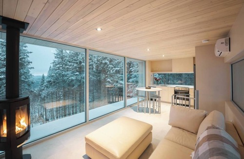 Lac Beauport Ski Chalet | TOPAZ