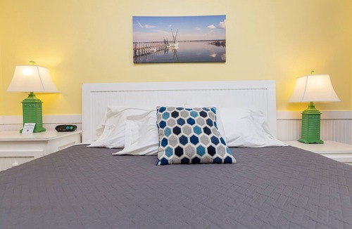 Sneads Ferry Hotel | Topsail Shores Inn