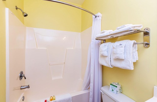 Sneads Ferry Hotel | Topsail Shores Inn